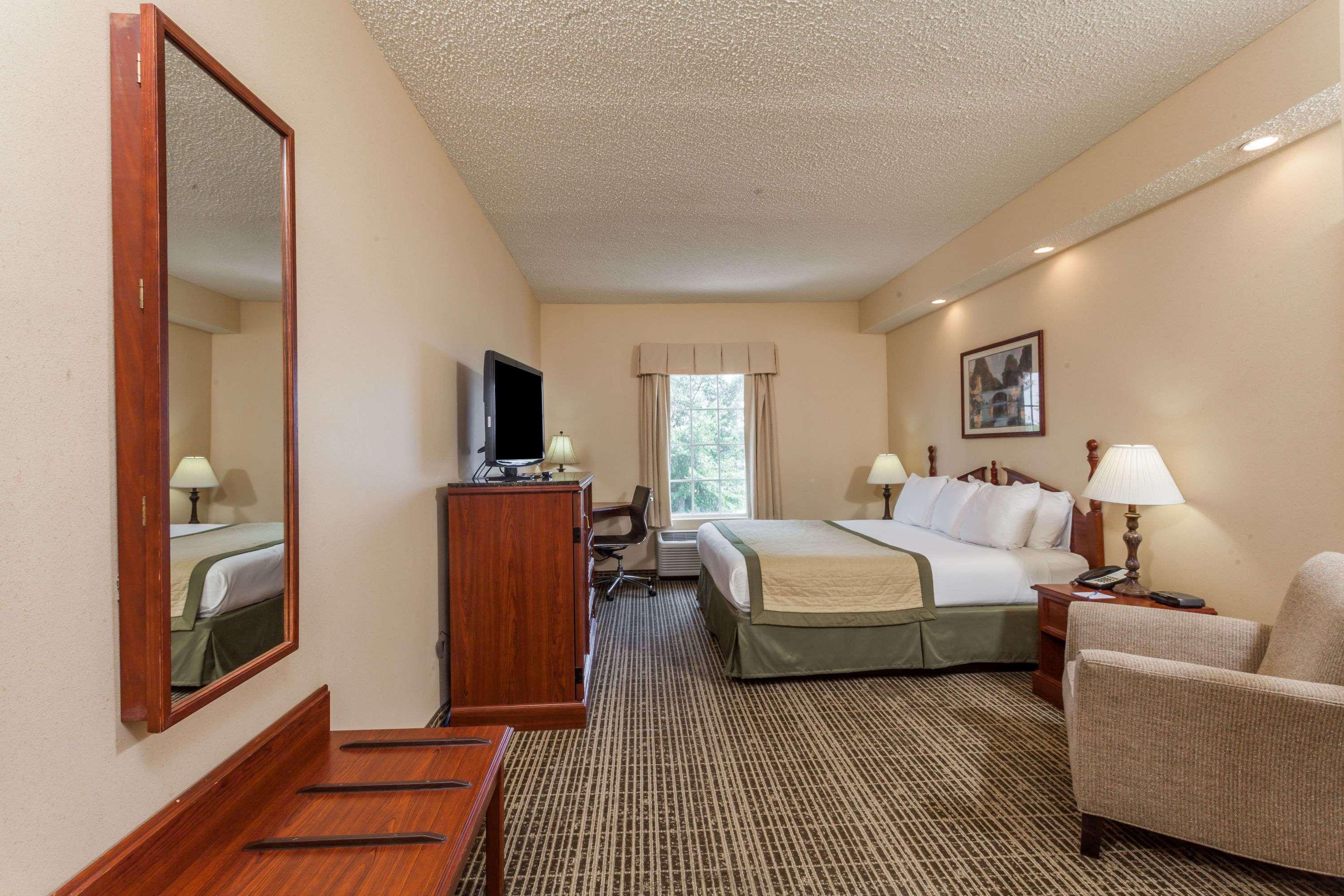 Baymont By Wyndham Columbia Maury Hotel Eksteriør billede