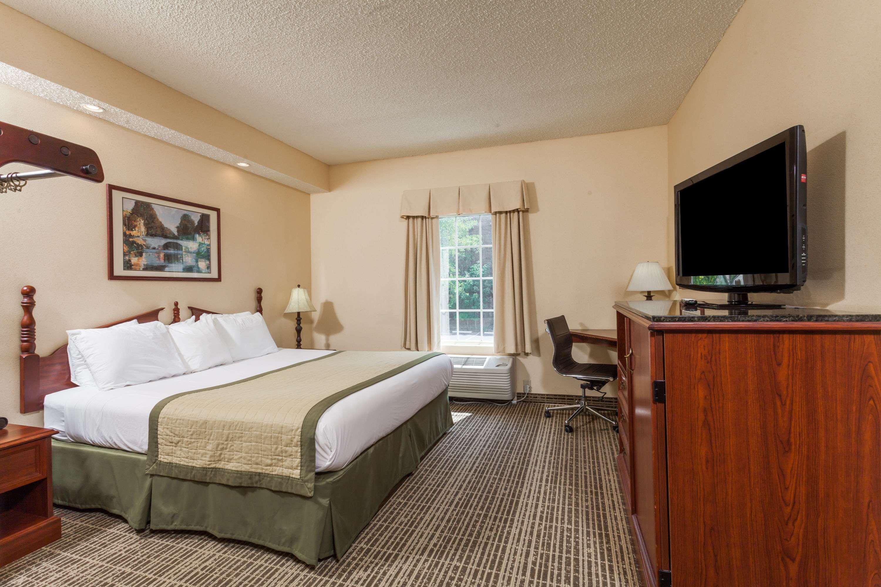 Baymont By Wyndham Columbia Maury Hotel Eksteriør billede